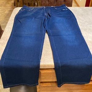 NWT women’s Christopher & Banks jeans size 2X inseam measures about 31.5”